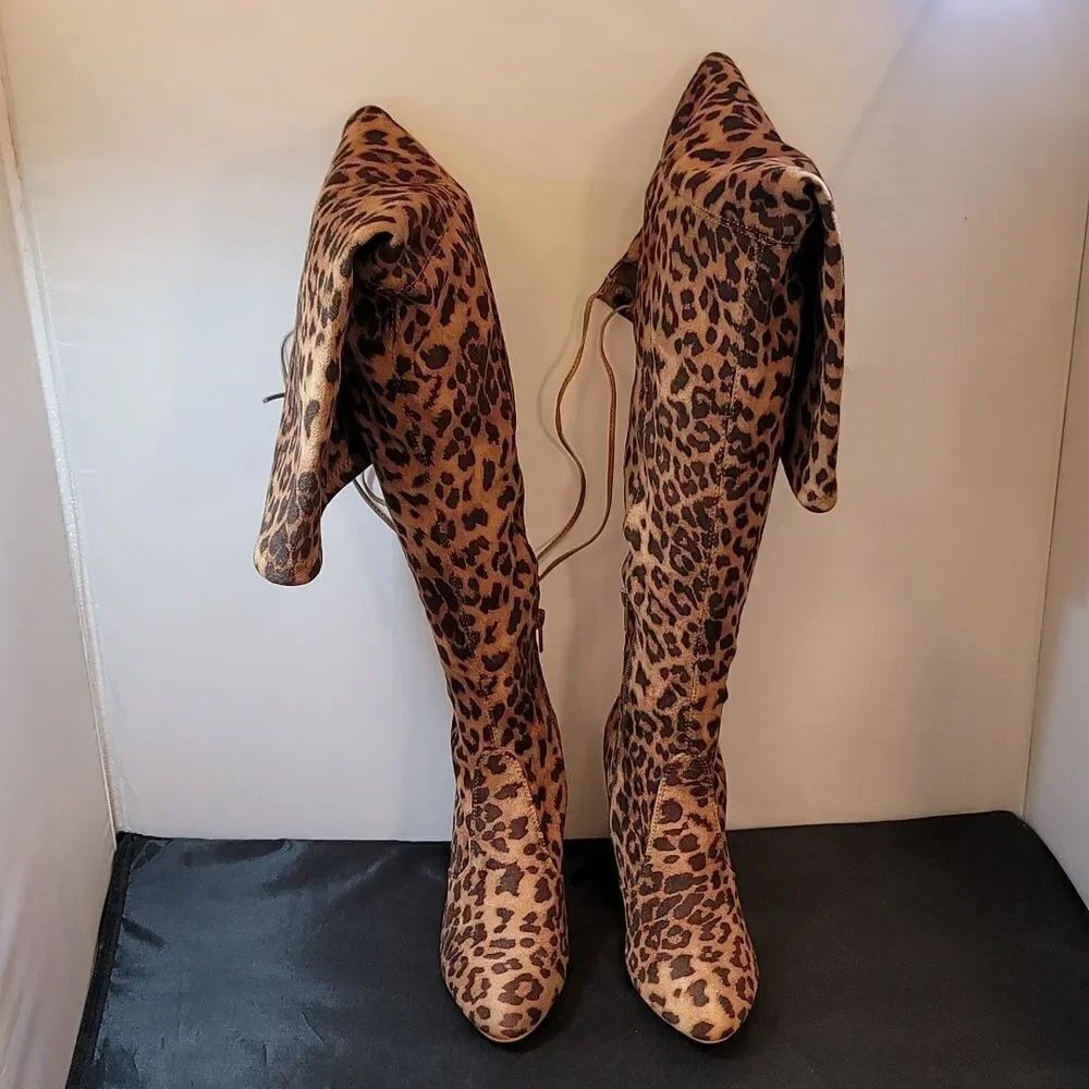 BRAND NEW WILD DIVA LOUNGS ANIMAL PRINT POINTED TOE TALL BOOT - Picture 2 of 16